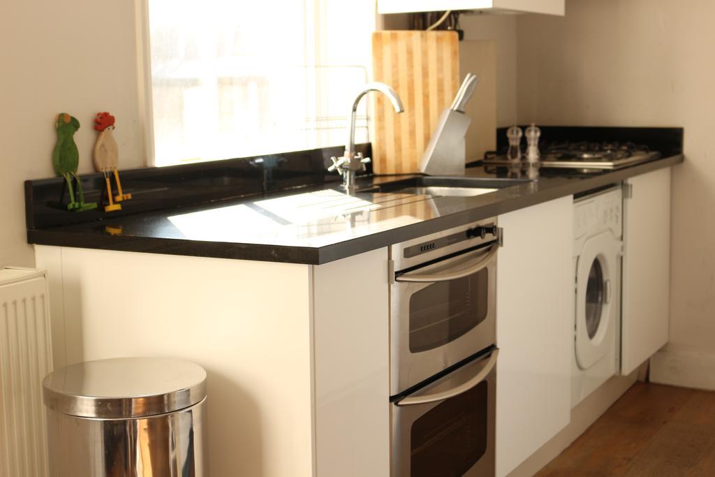 Newman Street Apartment *