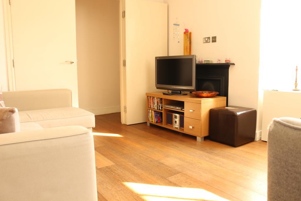 Newman Street Apartment
